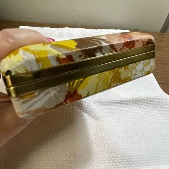 Vintage Floral  Travel jewelry box. Gold satin lid interior with gold velvet - Picture 6 of 9
